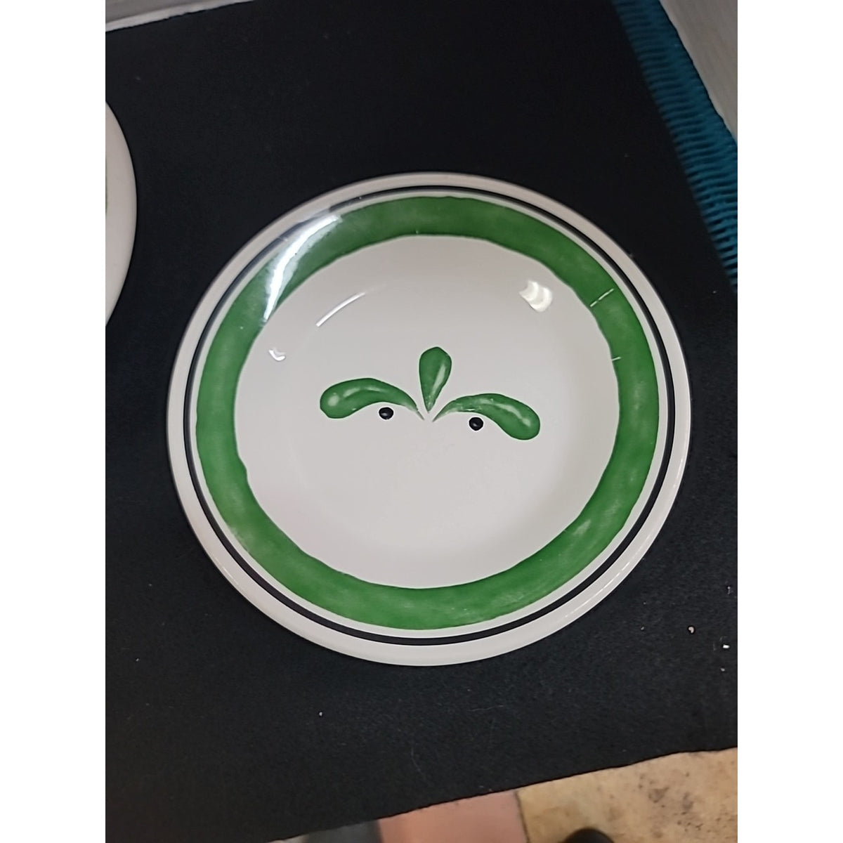 OLIVE GARDEN 7 Inch Bread Plates Restaurant GREEN BAND Olive Design
