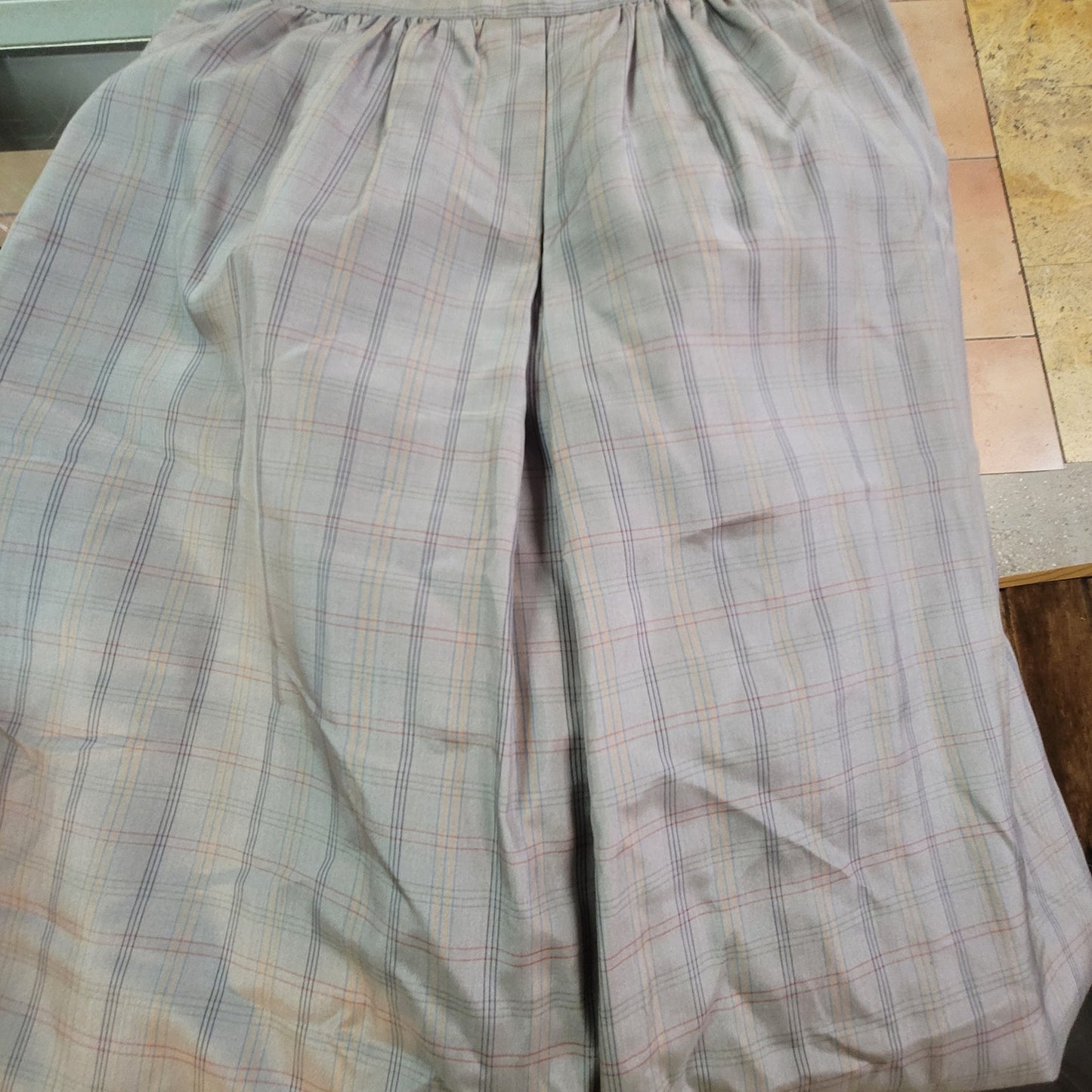 Vintage Gray Plaid Silky Blend Pleated Knee-Length Skirt Small
