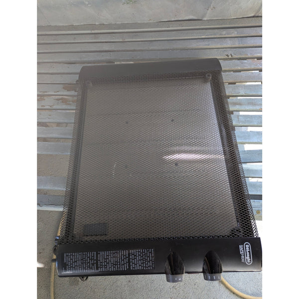 Delonghi Wall mount Heater HMP 1500 120V 60HZ 1500 watts Preowned NICE