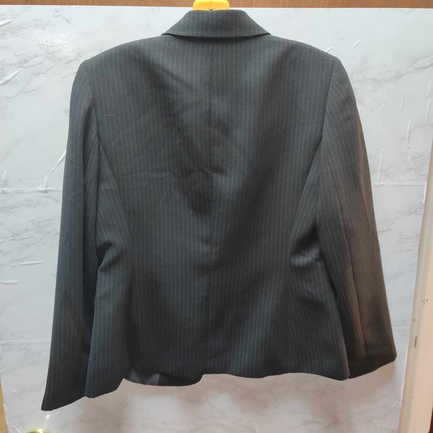 Tahari Arthur S. Levine Black Pinstripe Two Button Blazer Jacket 6P Petite