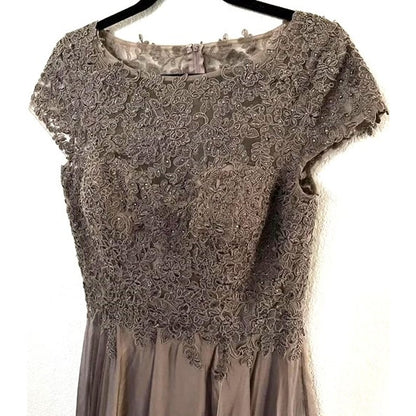 La Femme Floral Embroidery Lace Chiffon A-Line Formal Gown Size 6 in Cocoa NWT