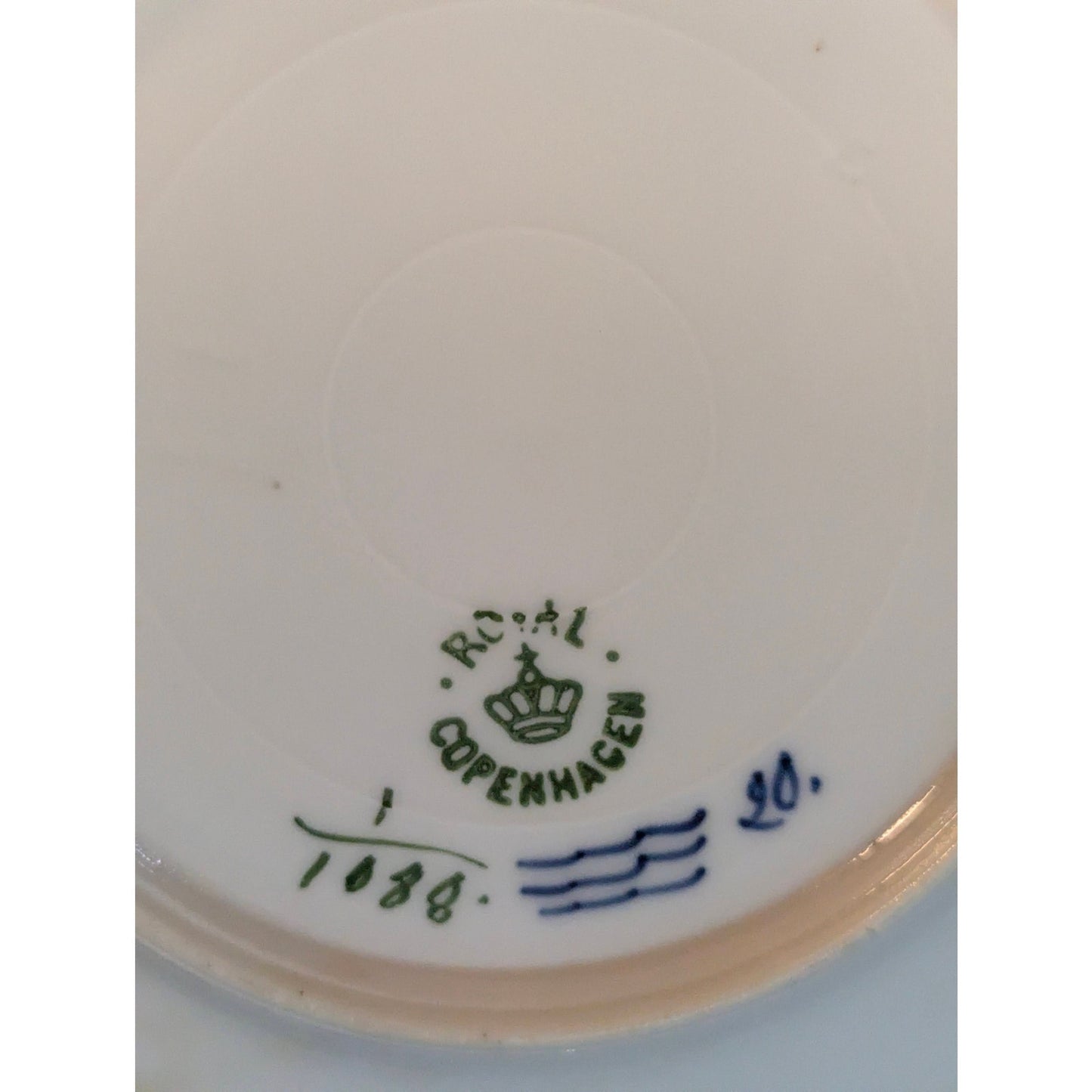 Royal Copenhagen Blue Fluted Full Lace Bread & Butter Plate (#1088)