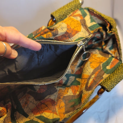 Vintage Woven Avocado Green Tortoise Lucite Handle Twist Lock Purse Bag Tote
