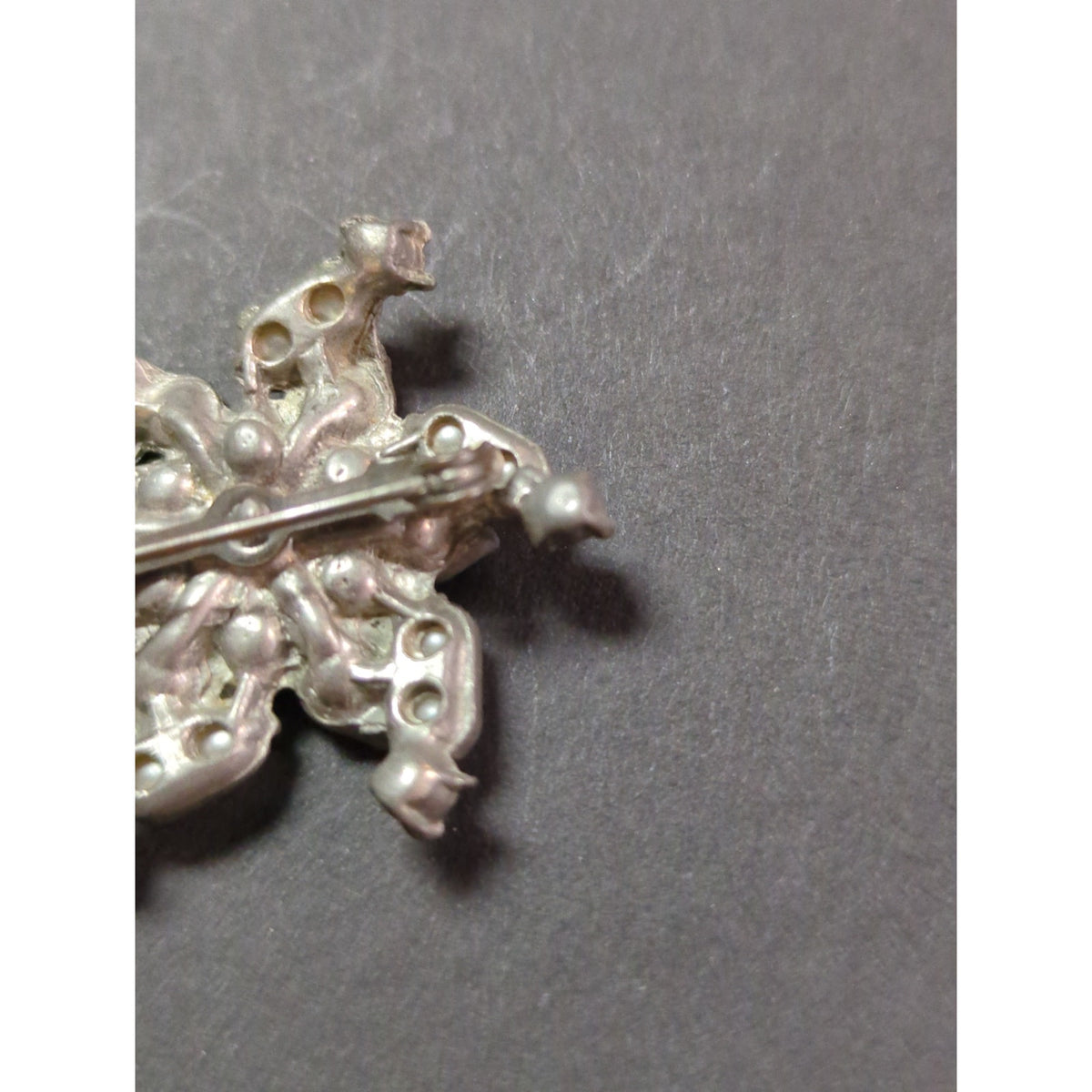 Vintage Mid-Century Faux Pearl Rhinestone Starburst Swirl Brooch Pin Silver Tone