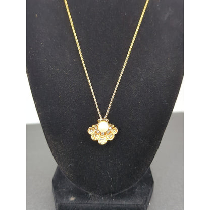 Fashion Necklace Vintage Scalloped Gold-Tone Pearl crystal Fan Pendant Necklace