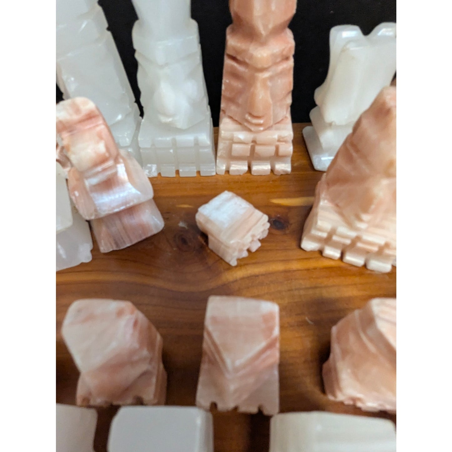 Vintage Hand-Carved Alabaster Chess Set – Rose & White Marble Pieces damaged