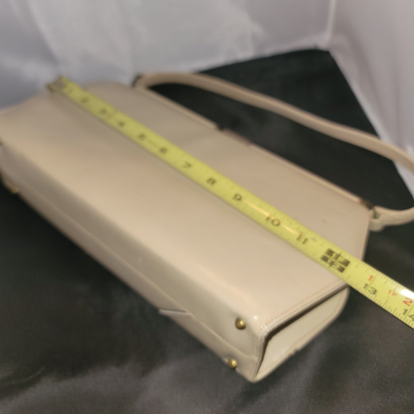 Vintage Mel-Bourne Paris Beige Faux Leather Geometric Top Handle Clutch Handbag