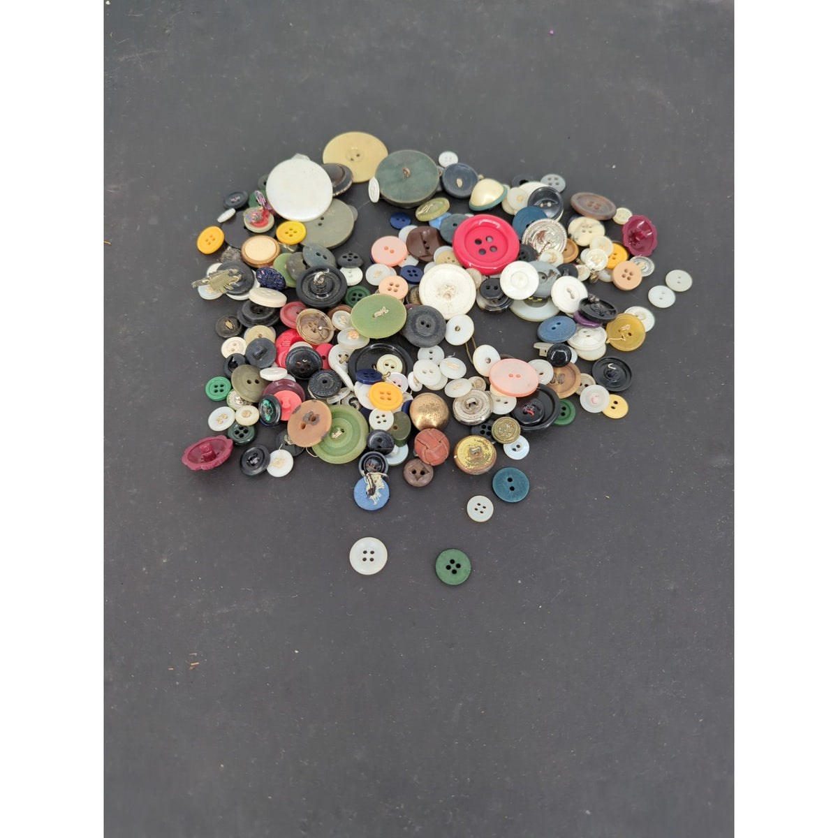 Huge 3 lb Lot Vintage to Modern Miscellaneous Sewing Buttons Craft Mix