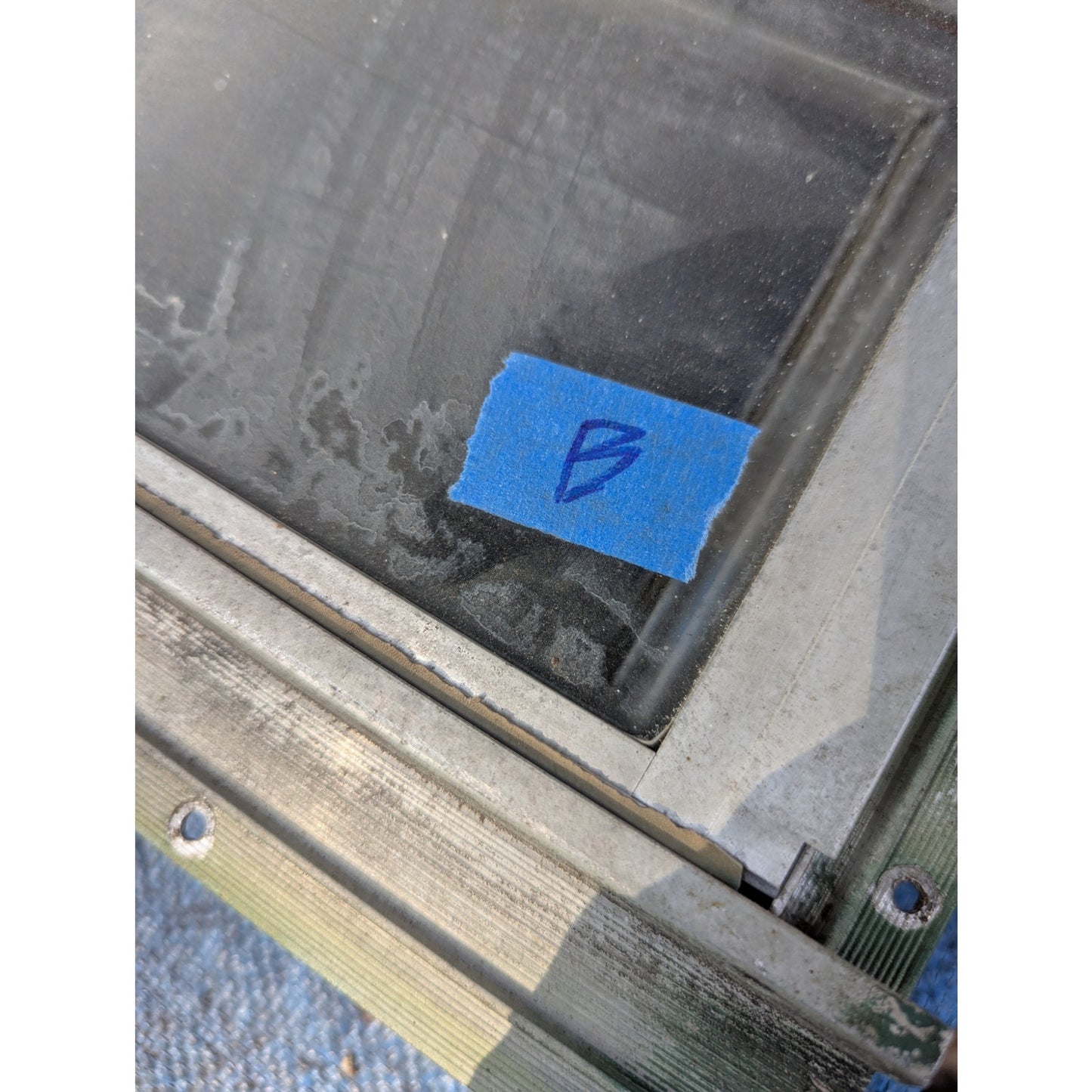 1976 Scotty Serro Camper ORIGINAL Window metal screen aluminum glass BATHROOM