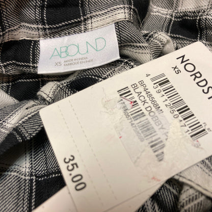 ABOUND Black & White Dobby Plaid size Extra Small XS NEW Raw Fringe Hem Crop Top