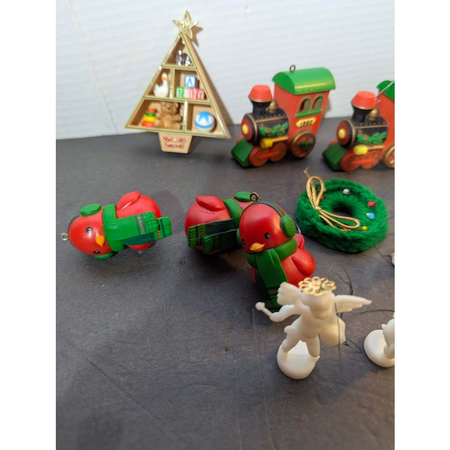 holiday Vintag lot of ornaments Snoopy, trains, angels, charlie brown