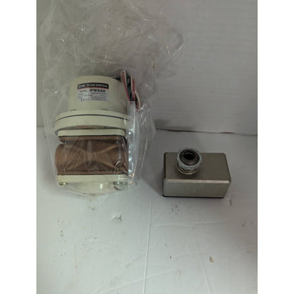 SMC IFW520 Flow Switch NEW max flow rate 20/min Temp 40-140F 5A 125/250V AC