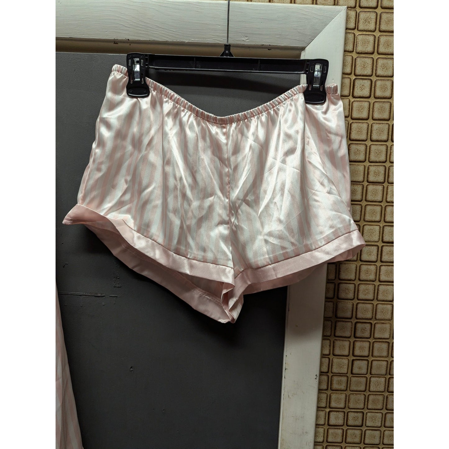 Linea Donatella Pink Striped Satin Pajama Shirt and Shorts Set Size Medium