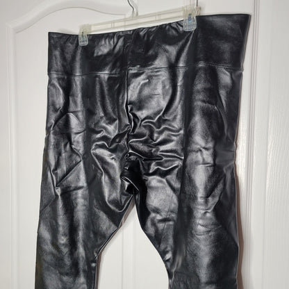 Fourteenth Place Size 4X women's plus Faux Leather Ankle Pants Black Stretch NEW