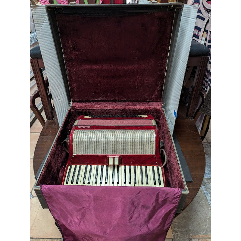 Salanti piano Accordion Red White