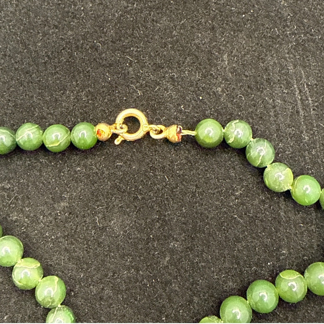 Vintage Apple Green Peking Glass Style Bead Necklace 18 Inch