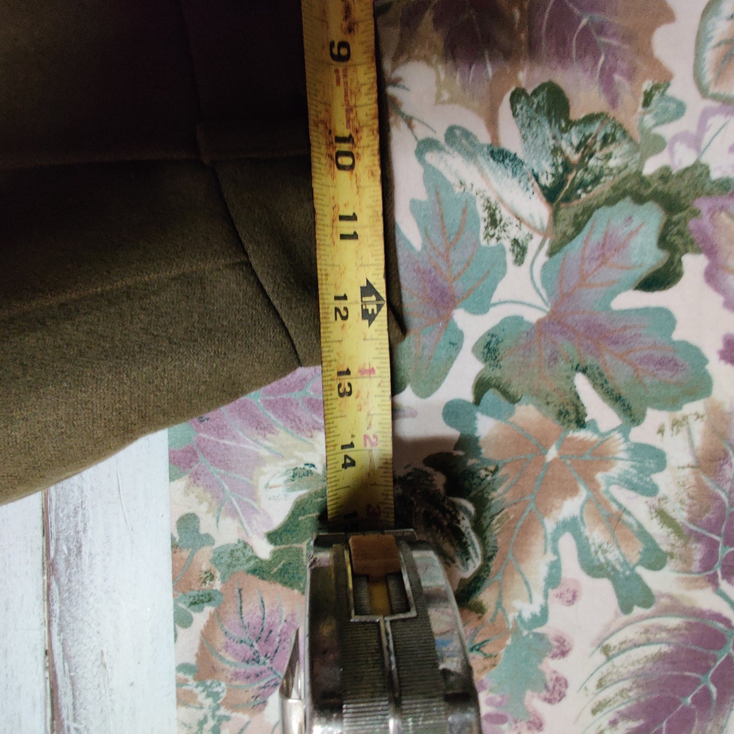 Vintage High Waisted Pleated Front Olive Green 100% Wool Pants Lined 4 Pockets