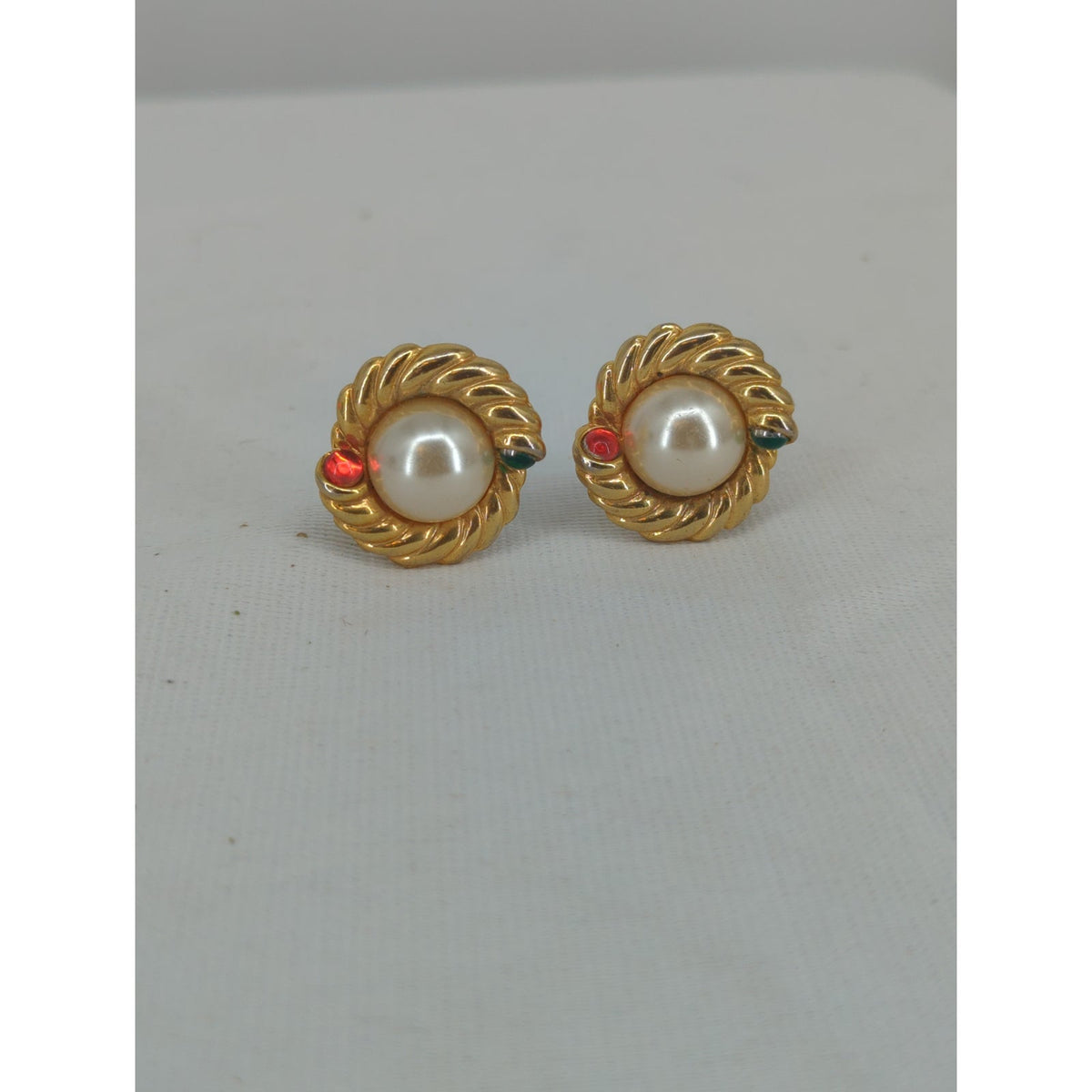 Vintage 80s Gold Twisted Knot Faux Pearl Red Green Rhinestone Clip On Earrings
