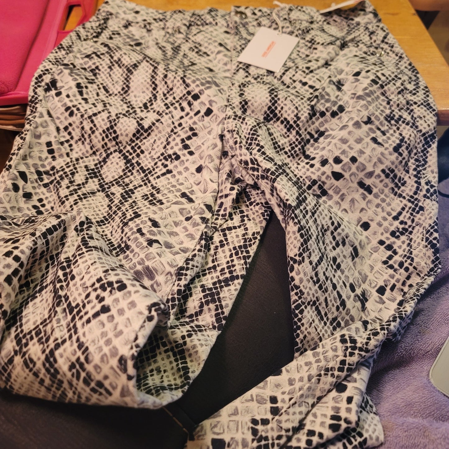 Good American Good Legs Snake-Print Skinny Jeans - size 12/31