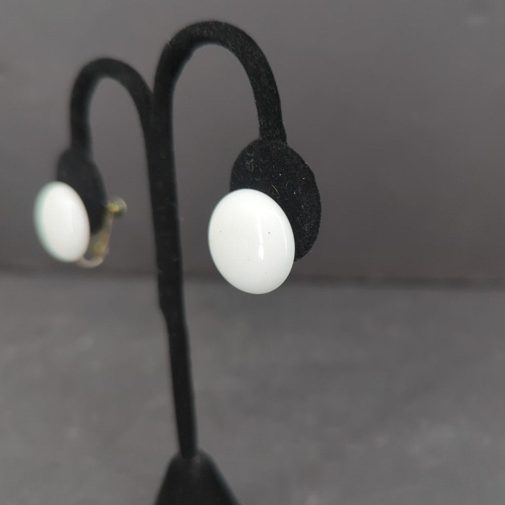 Vintage White Round Flat Disc Screw Back Earrings Retro Jewelry Minimalist 1950s