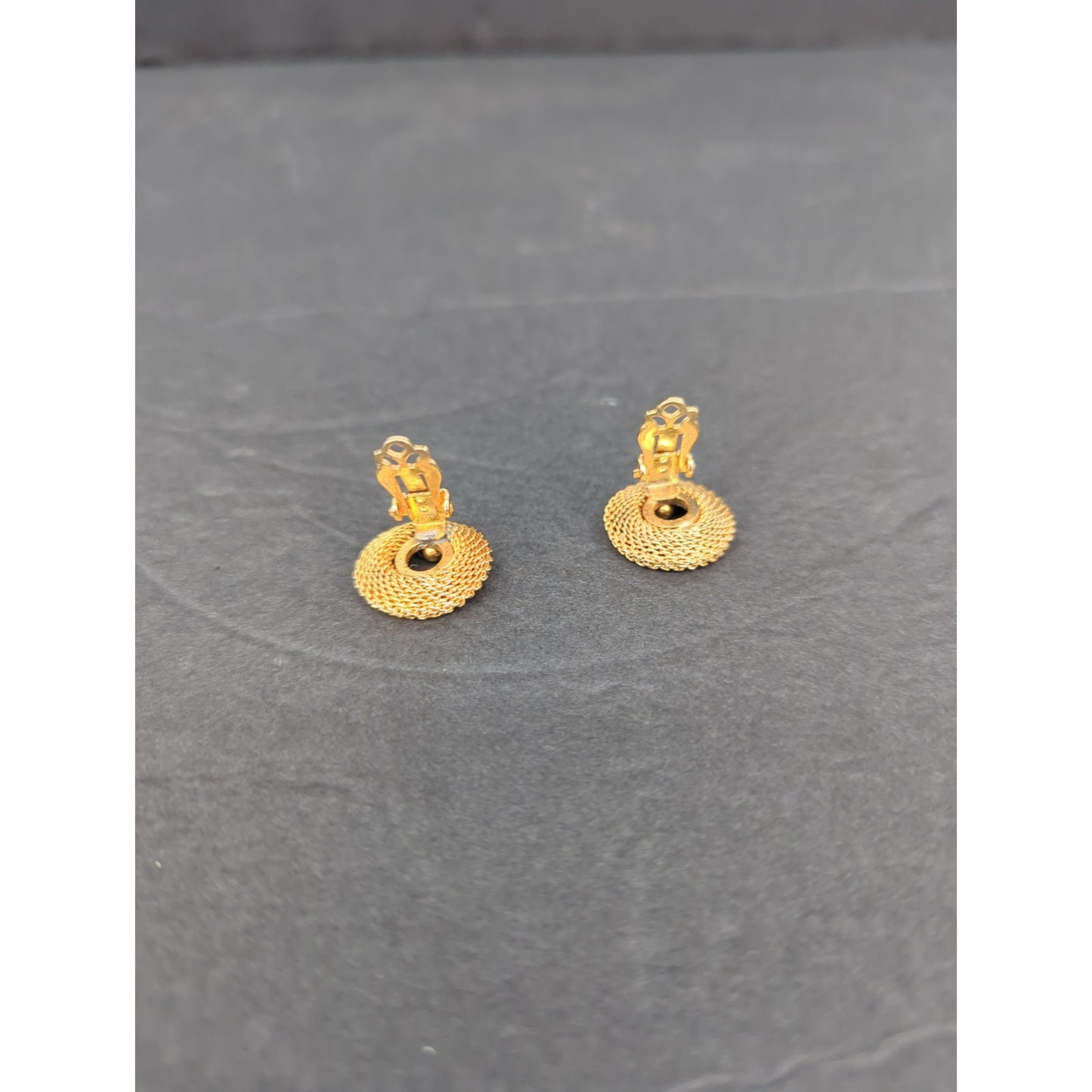 Vintage Gold Tone Cut out Chain Link Swirl Clip On Earrings Retro Modern