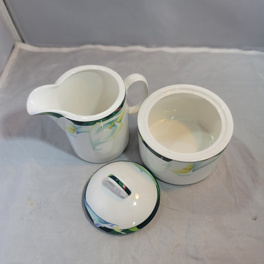 Mikasa Maxima Fine China Cam08 Rue De lis Lily creamer & lidded sugar bowl