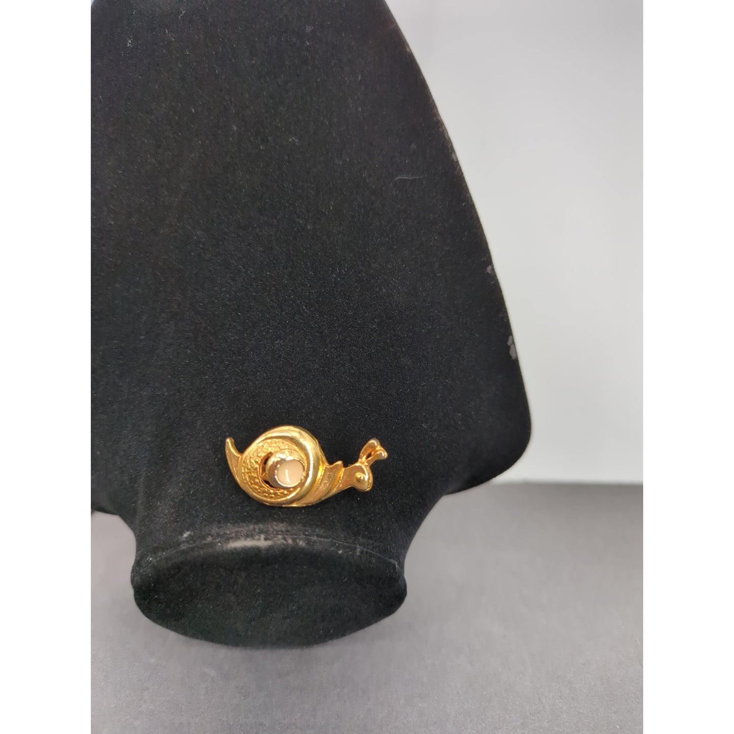 Vintage Gold Tone Enamel Snail Pin Small One Inch Whimsical Luck