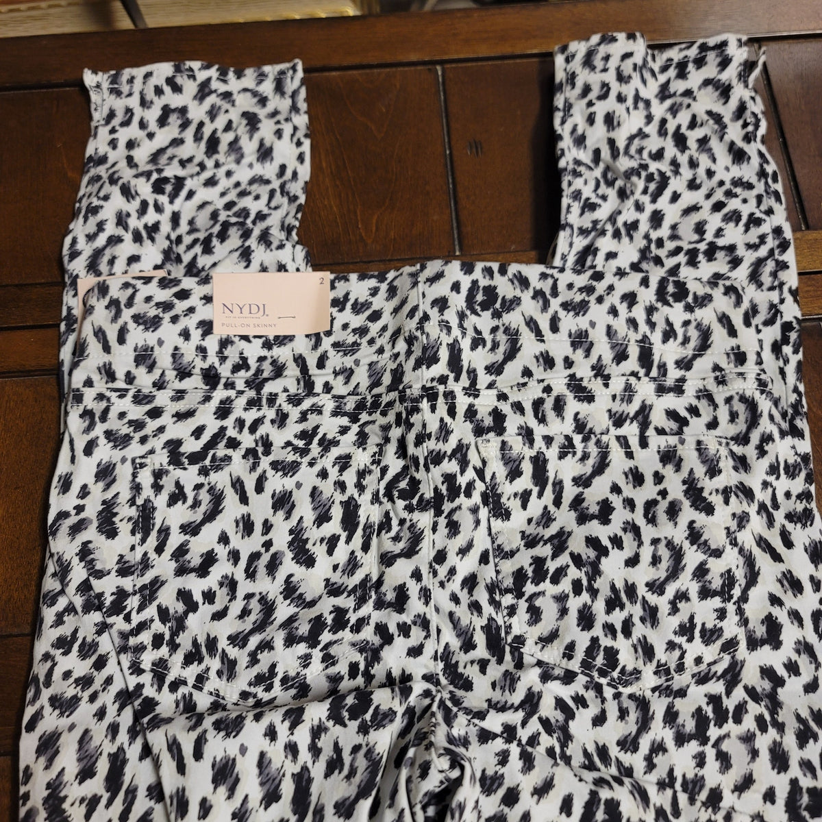 NYDJ Leopard Print Split Ankle Stretch Pants Size 2 womens Jeans Pull On