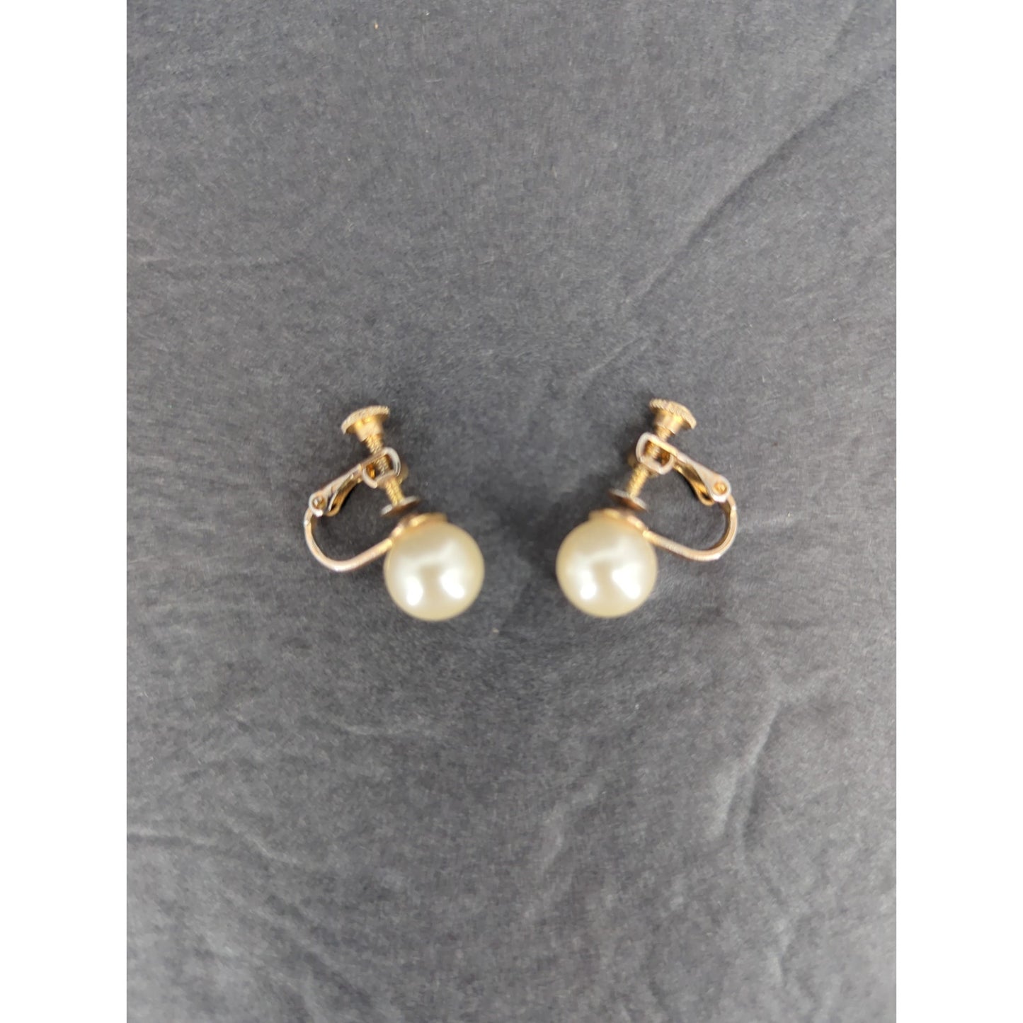 Vintage Faux Pearl Drop Dangle Earrings Gold Tone Screw Back Retro Classic