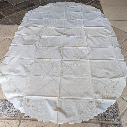Vintage plastice WIPEABLE oval table cloth faux embroidery pattern 55" x 88"
