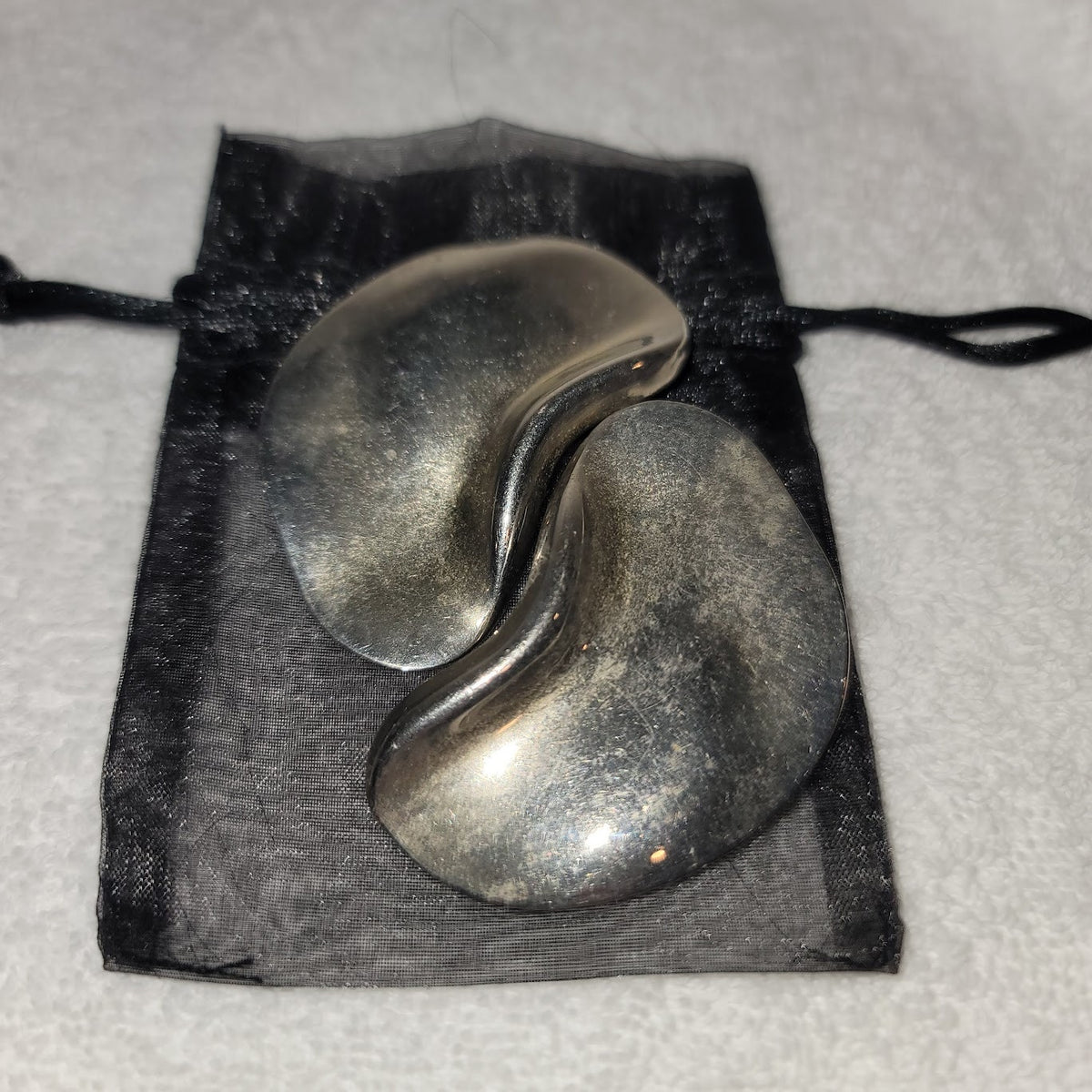 Vintage 1970s Unsual Clip on Silvertone Metal Earrings Hugger 2" bean