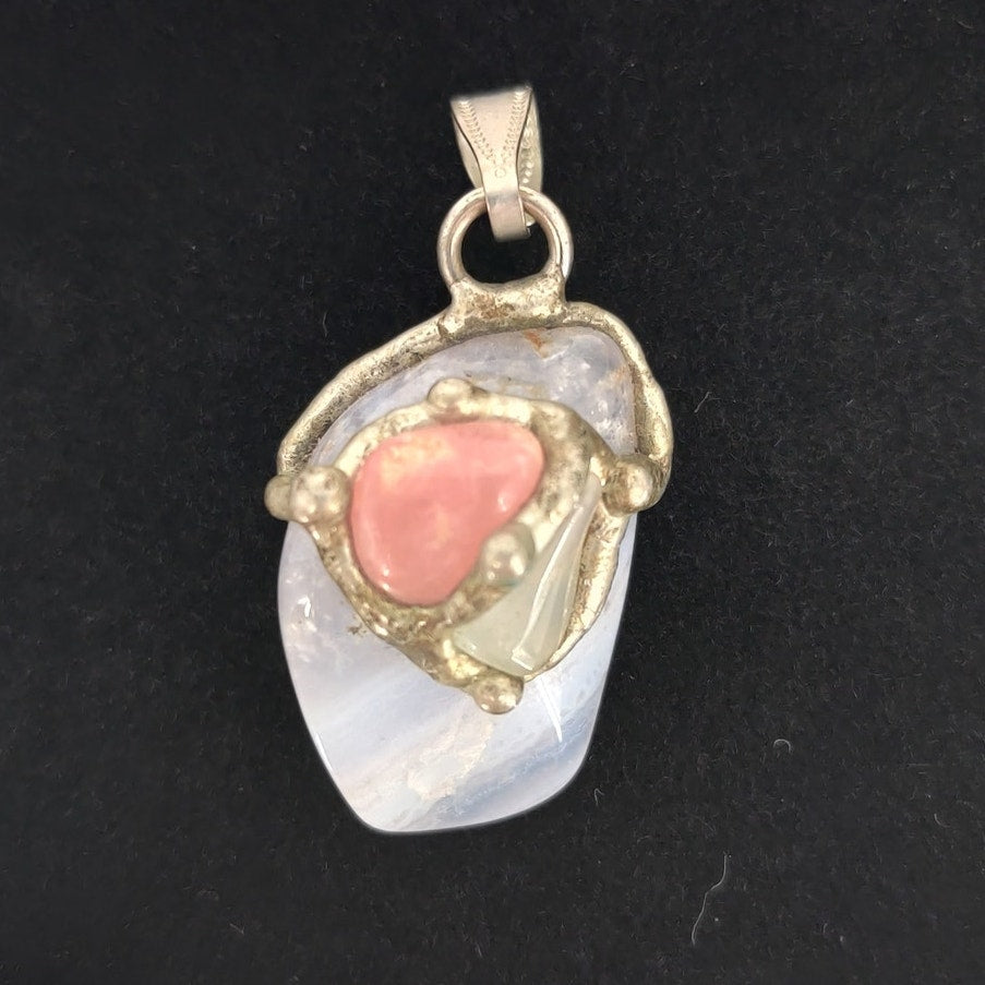Vintage Artisan Blue Agate Strawberry Quartz Pendant One Size MCM Fairy