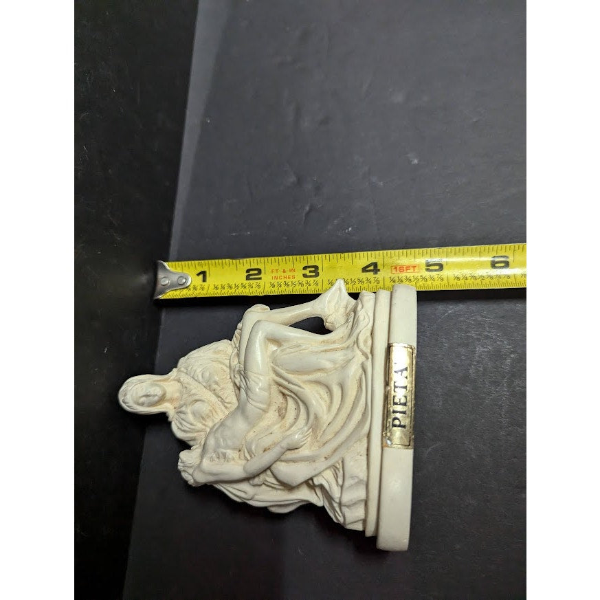PIETA Michaelangelo Vintage 1960s Vatican Italy Souvenir Sculpture 1960s White