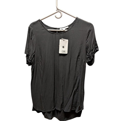 DR2 short sleeve blouse top shirt Size Medium casual career scoop neck NEw GRAY