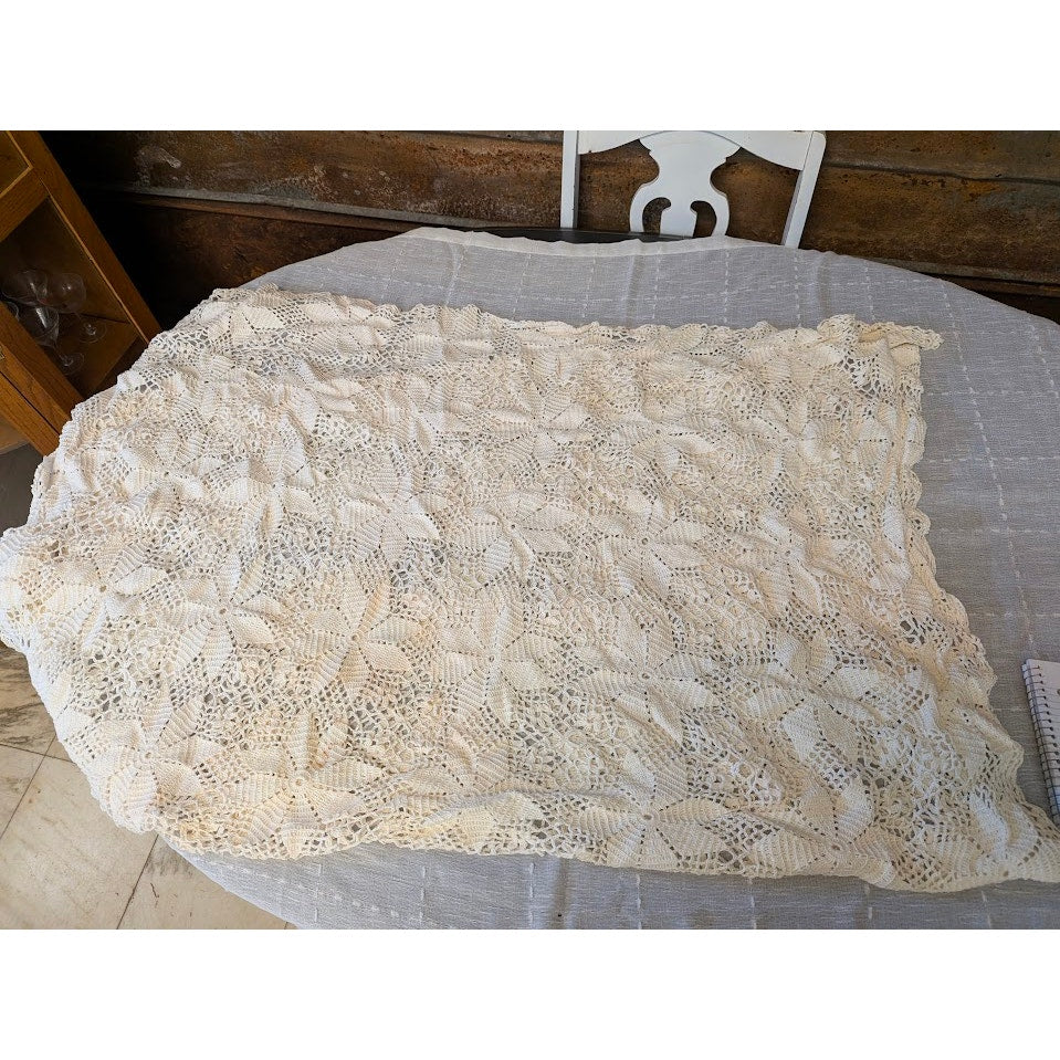 Handmade CROCHET Coverlet Blanket Cream Snowflake Wheel Full / Queen