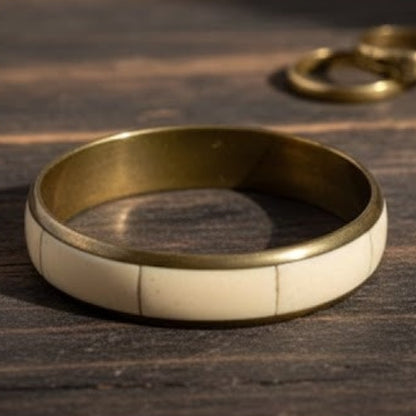 Vintage Brass & Cream Inlay Bangle Bracelet – Mid-Century Modern Minimalist