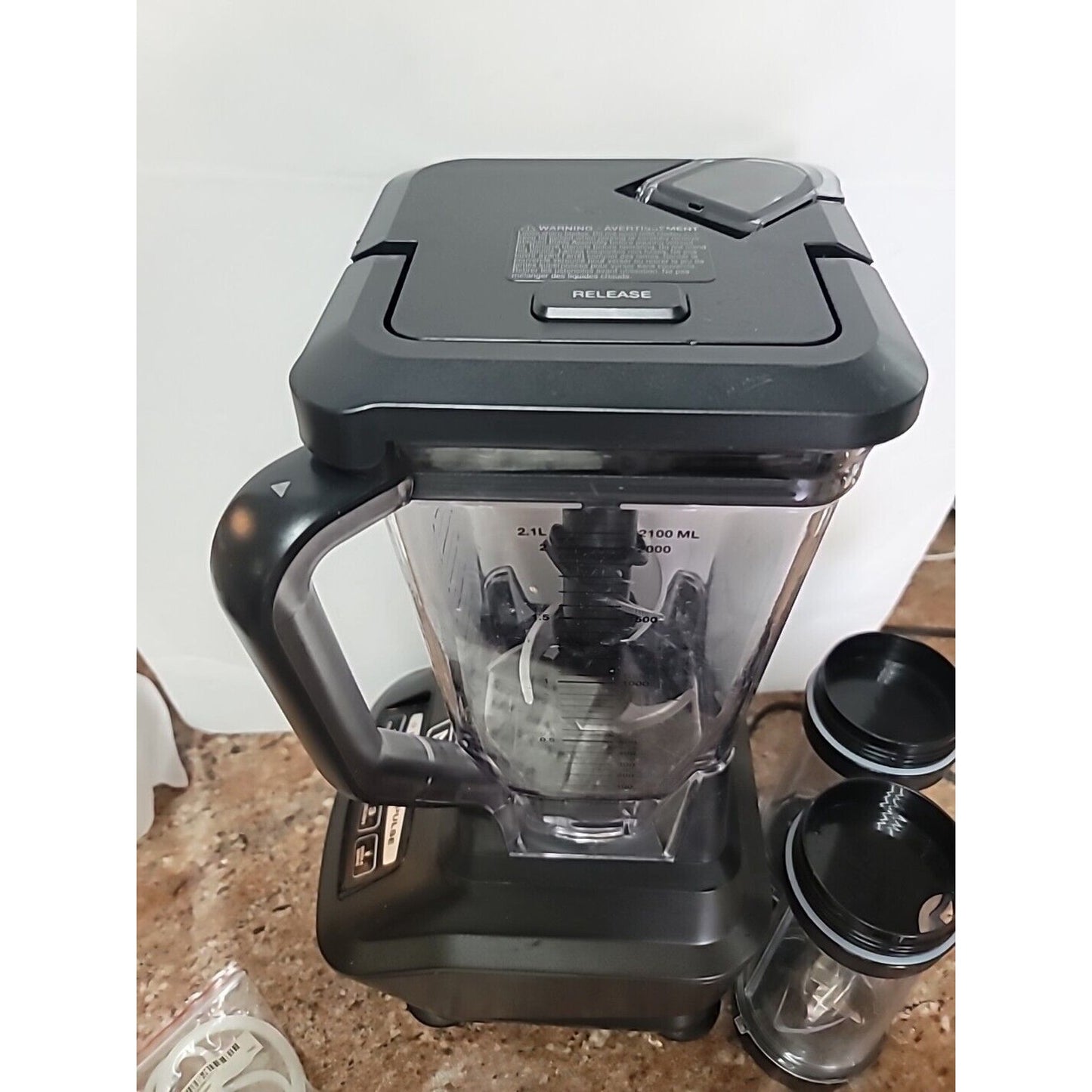 NINJA Professional 1500 Watts Machine, Pitcher, Lid, 2 bullet cups with lids