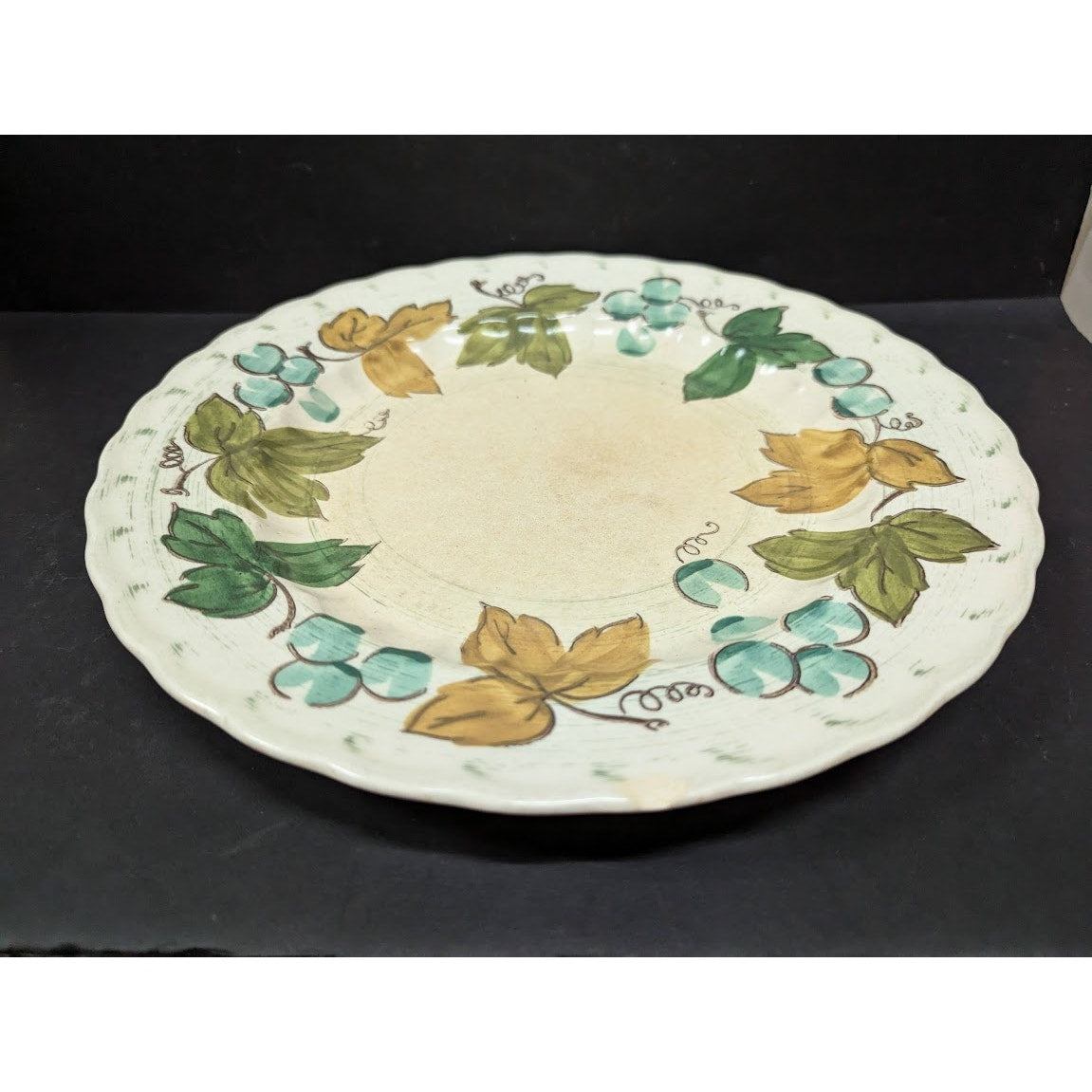 RETIRED Vineyard by Metlox Poppytrail Vernon 10 7/8 Dinner Plate