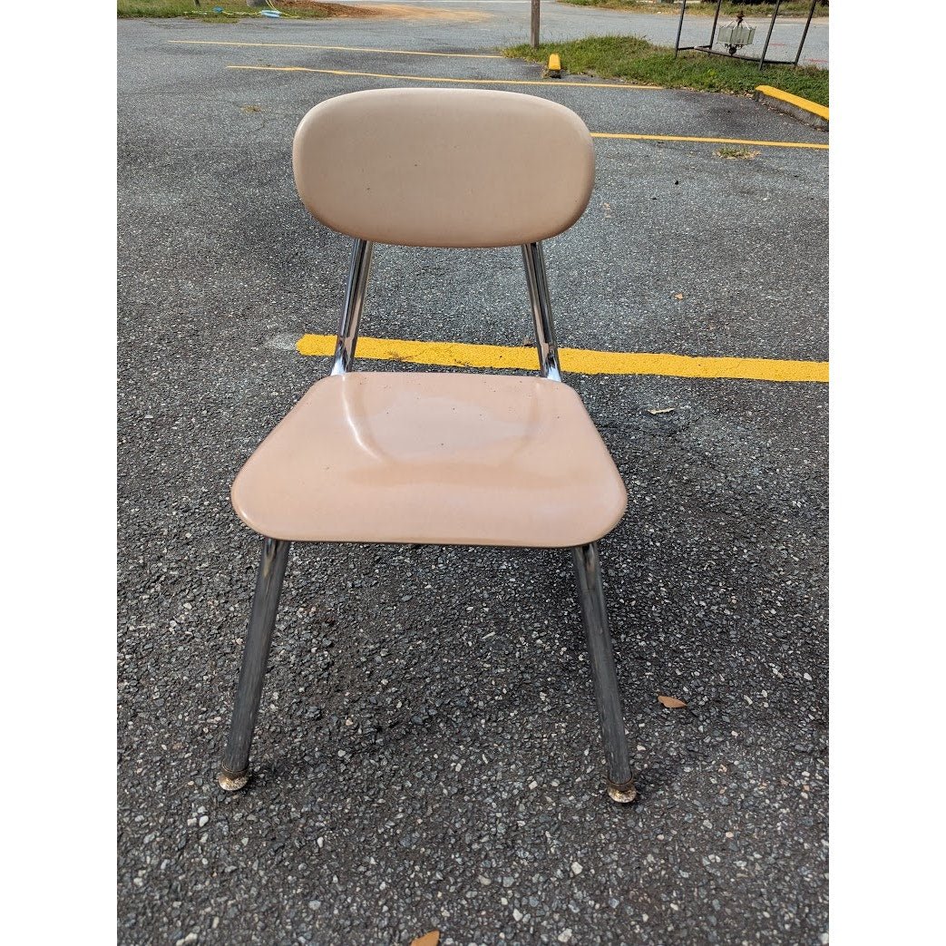 Secondhand Sandies: Vintage kids chair school