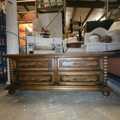 Secondhand Sandies: Lane Cedar line chest trunk bench