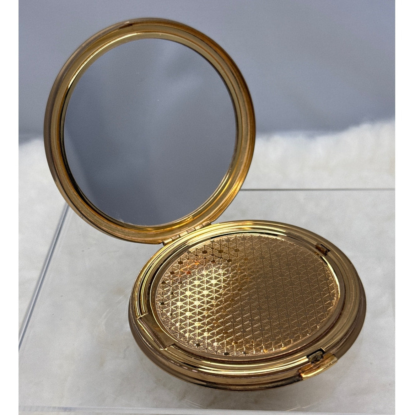 Vintage Vogue Vanities England Compact Black & Gold Lattice Spiral Base Powder
