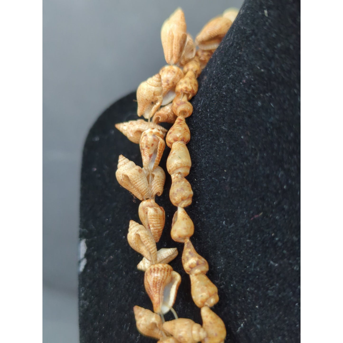 Vintage Gold Tone Sculptural Shell Link Collar Necklace Mid-Century Glam Retro