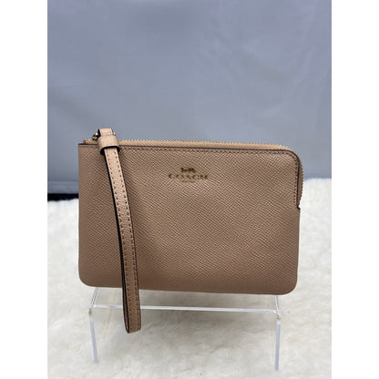 Coach Corner Zip Wristlet Beige Crossgrain Leather F58032 Luxury Designer Taupe
