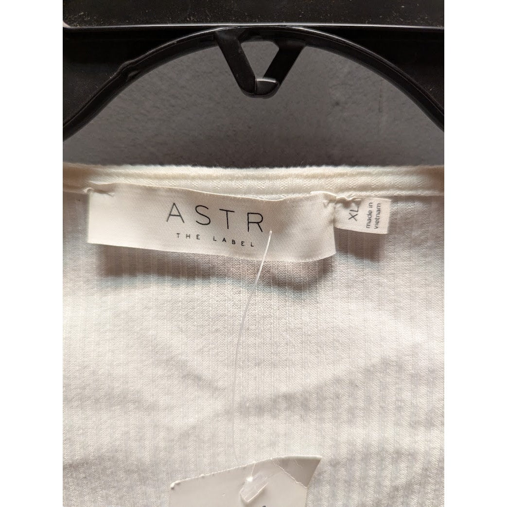 ASTR size XL white scoop neck long sleeve thong bodysuit ribbed NEW layering