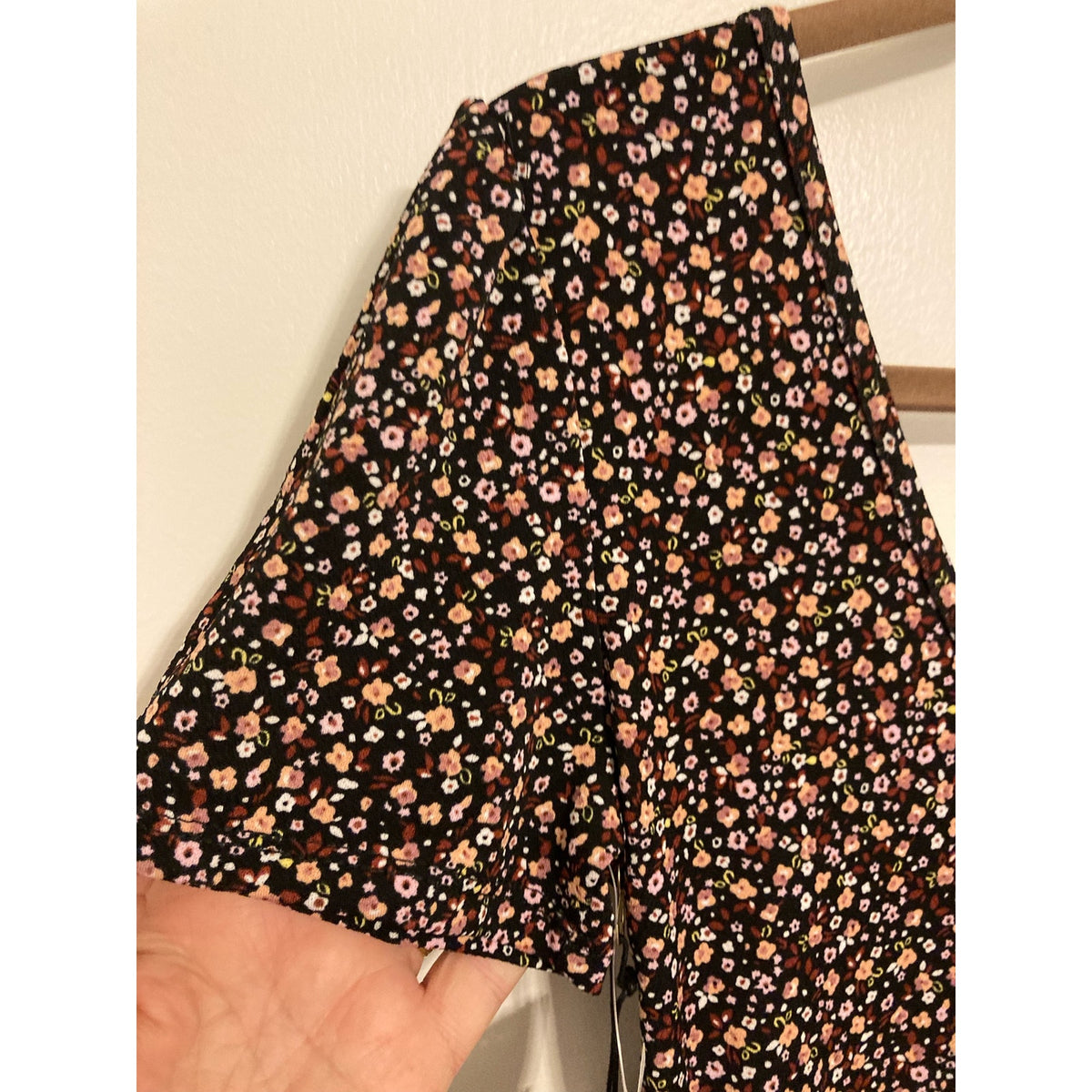 La La Land Mini Dress Medium Black Mauve Floral Print NWT Off Shoulder Empire