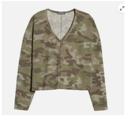 LA LA LAND CREATIVE new V- Neck Boxy Crop Green Camouflage Fleece Top Medium