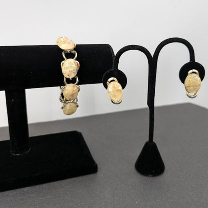 Vintage 1950s Confetti Lucite Bracelet & Earring Set Goldton Clip on Atomic 1950