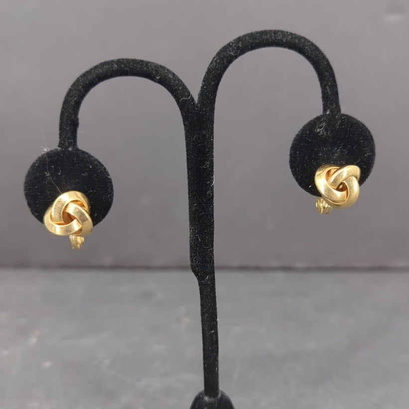 Vintage Mid-Century Monet Gold Tone Swirl Love Knot Clip-On Earrings Classic