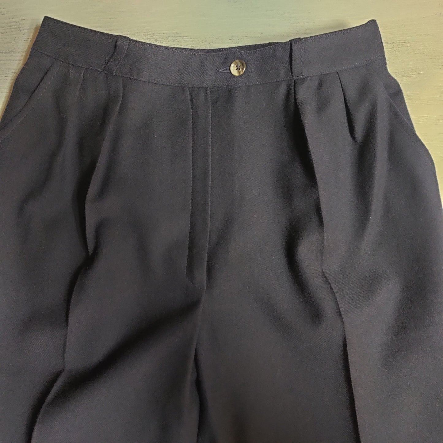 Harve Benard Pleated Trousers Womens 8 High Waist Tapered Navy Blue Dry Clean