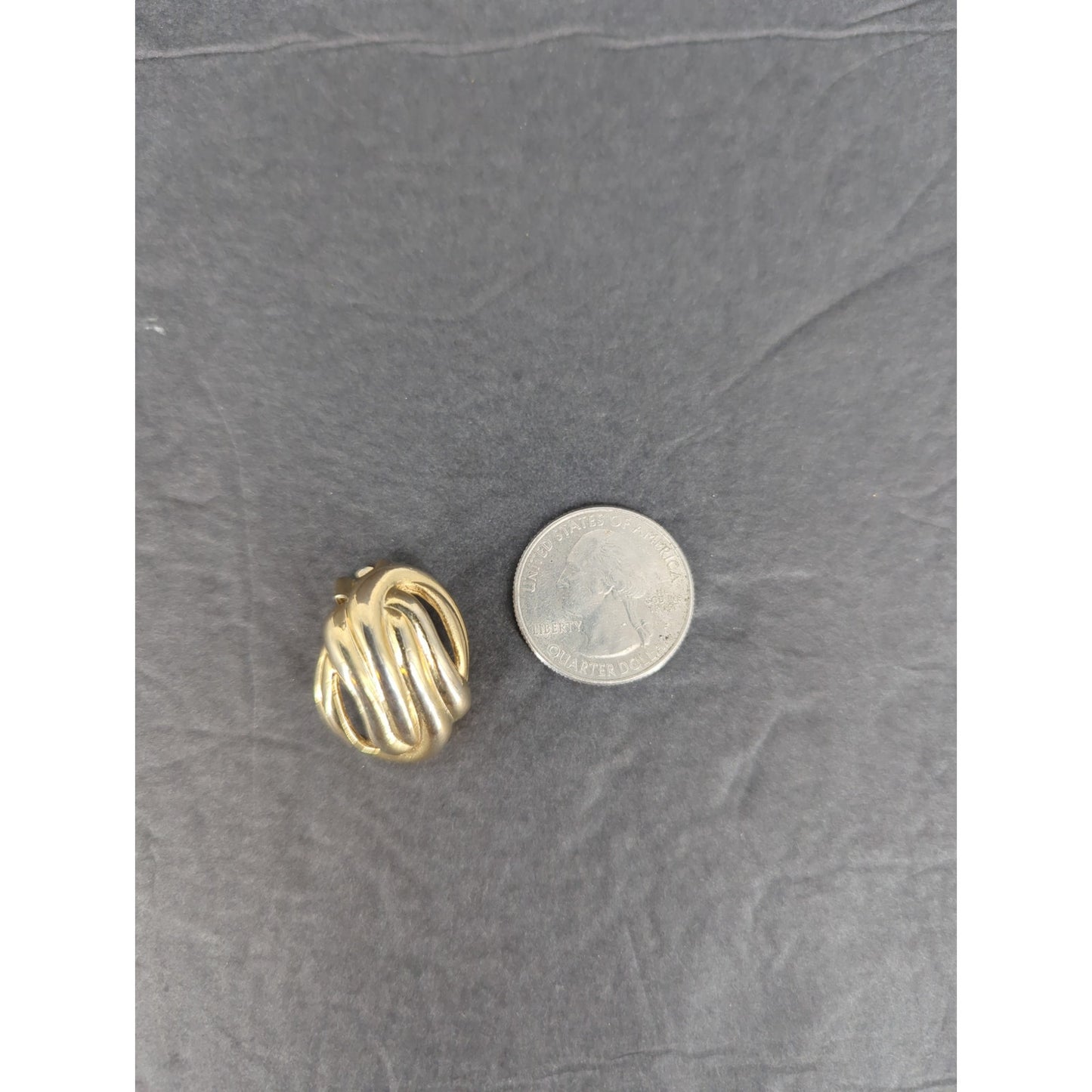 Vintage Gold Tone Ribbed Swirl Dome Clip on Earrings Chunky Retro